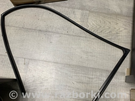 ФОТО Уплотнительная резинка передняя правая для KIA Sportage SL (10-16) Київ