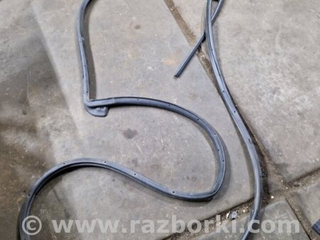 ФОТО Уплотнительная резинка задняя левая для KIA Sportage SL (10-16) Київ