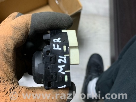 ФОТО Кнопка передняя правая для KIA Sportage SL (10-16) Київ