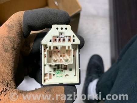 ФОТО Кнопка передняя правая для KIA Sportage SL (10-16) Київ