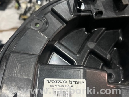 ФОТО пластик двери для Volvo XC90 II SPA (2015-) Київ