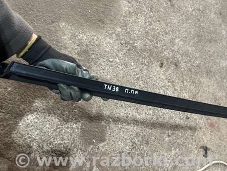 ФОТО Уплотнитель стекла двери для Volvo XC90 II SPA (2015-) Київ