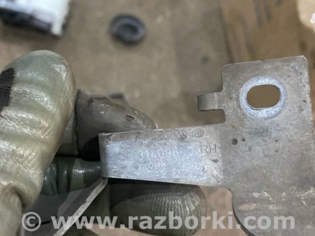 ФОТО Кронштейн для Volvo XC90 II SPA (2015-) Київ