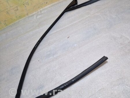 ФОТО Уплотнительная резинка боковой двери для Volvo XC90 II SPA (2015-) Київ