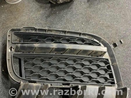 ФОТО Накладка на бампер передняя правая для Jaguar XE X760 (15-24) Київ