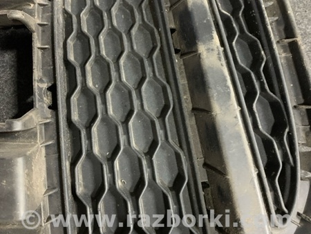 ФОТО Накладка на бампер передняя правая для Jaguar XE X760 (15-24) Київ