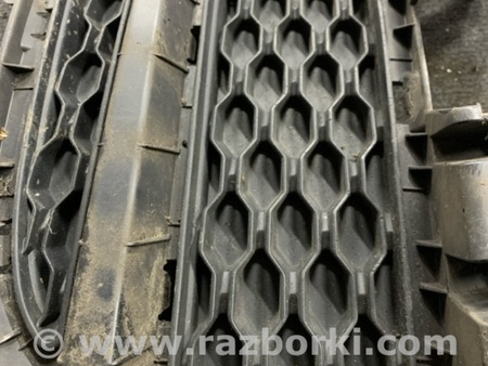 ФОТО Накладка на бампер передняя левая для Jaguar XE X760 (15-24) Київ