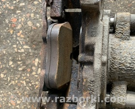 Скоба суппорта передняя правая Jaguar XE X760 (15-24)