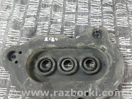 ФОТО Уплотнитель для BMW 5 F10 (10-17) Київ