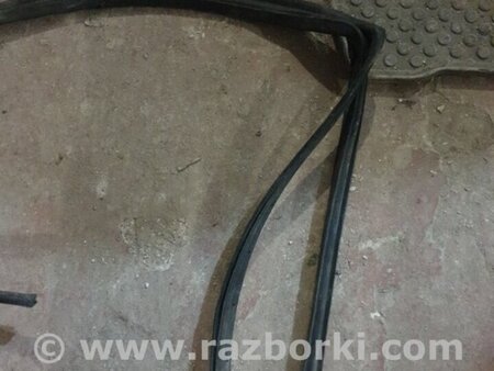 ФОТО Уплотнительная резинка задняя правая для Subaru Forester SH S12 (08-12) Київ