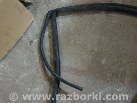 ФОТО Уплотнительная резинка задняя правая для Subaru Forester SH S12 (08-12) Київ