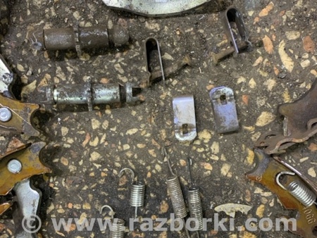ФОТО Комплект колодок и механизмов ручного торомоза для Subaru Forester SJ S13 (12-18) Київ