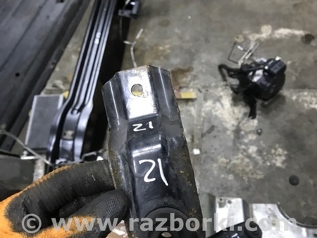 ФОТО Крепление радиатора для Subaru Tribeca B9 (05-08) Київ