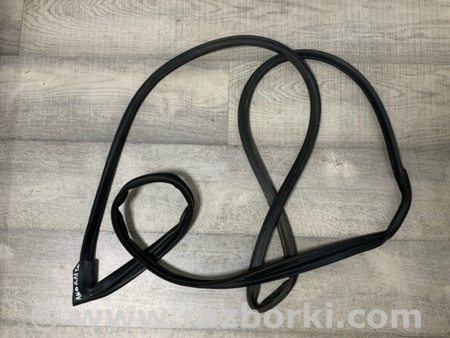 ФОТО Уплотнительная резинка передняя правая для Subaru Outback V BS (14-21) Київ