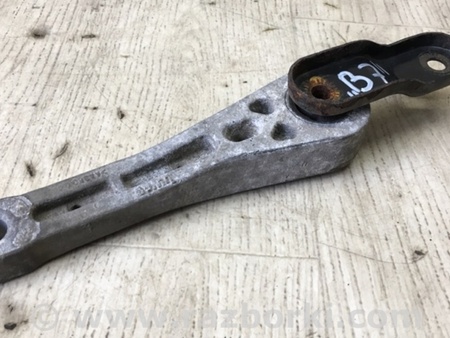 ФОТО Подушка двигуна нижня для Volkswagen Passat B7 (09.2010-06.2015) Київ