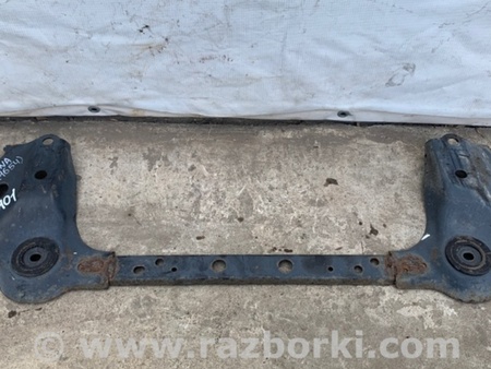 ФОТО Кріплення балки підвіски для Nissan Juke (10-19) Київ