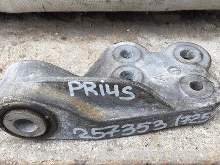 ФОТО Кронштейн двигуна для Toyota Prius IV XW50 (15-22) Київ