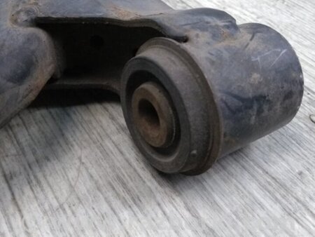 ФОТО Важіль передньої підвіски нижній для Mazda CX-9 TB (2007-2016) Київ