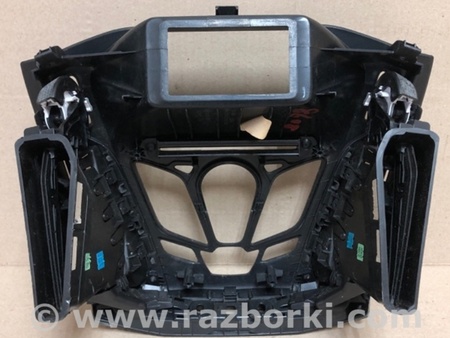 ФОТО Накладка торпедо під магнітолу для Ford Focus 3 (01.2010 - 03.2018) Київ