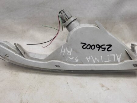 ФОТО Повторювач повороту у бампер для Nissan Altima L33 Київ