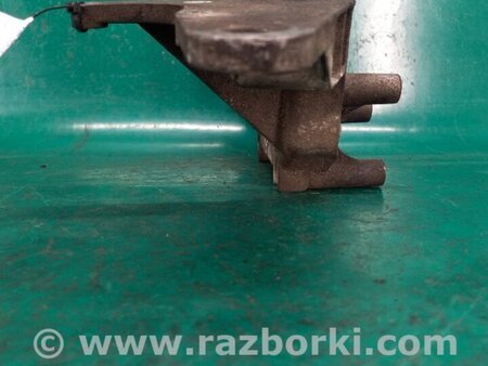 ФОТО Кронтейн генератора для Volvo S70 Київ