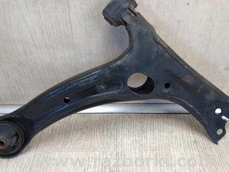 ФОТО Важіль передньої підвіски нижній для Toyota Matrix (08-14) Київ