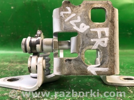 ФОТО Петля двері нижня для Jeep Compass (06-15) Київ