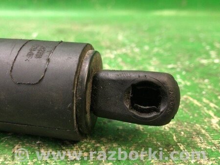 ФОТО Амортизатор кришки багажника для Chevrolet Equinox III (17-24) Київ