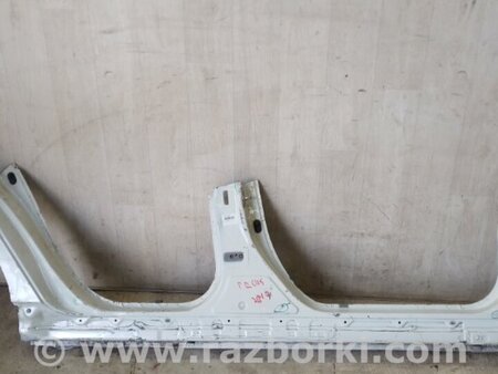 ФОТО Поріг кузова для Toyota Prius IV XW50 (15-22) Київ