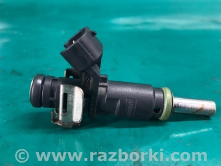 ФОТО Форсунка паливна для Volkswagen Passat B7 (09.2010-06.2015) Київ