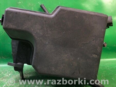 ФОТО Блок запобіжників моторний відсік для Toyota Sienna (11-16) Київ