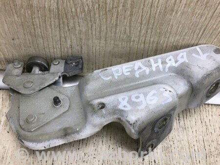 ФОТО Ролик зсувних дверей нижній для Nissan NV200 USA (2013-) Київ