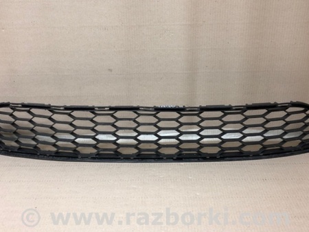 ФОТО Решітка переднього бампера для Nissan Sentra B17 (12-19) Київ