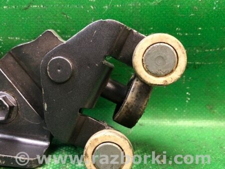 ФОТО Ролик зсувних дверей нижній для Toyota Sienna (11-16) Київ