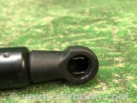 ФОТО Амортизатор кришки багажника для Nissan Juke (10-19) Київ