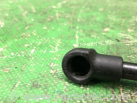 ФОТО Амортизатор кришки багажника для Nissan Juke (10-19) Київ