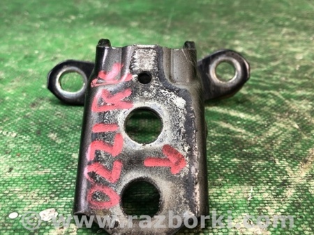 ФОТО Петля двері нижня для Nissan Juke (10-19) Київ