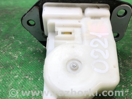 ФОТО Замок кришки багажника для Nissan Juke (10-19) Київ