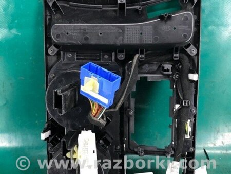 ФОТО Консоль центральна для KIA Sedona (14-18) Київ