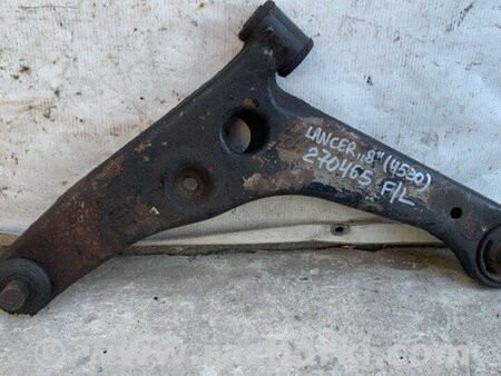 ФОТО Важіль передньої підвіски нижній для Mitsubishi Lancer Київ