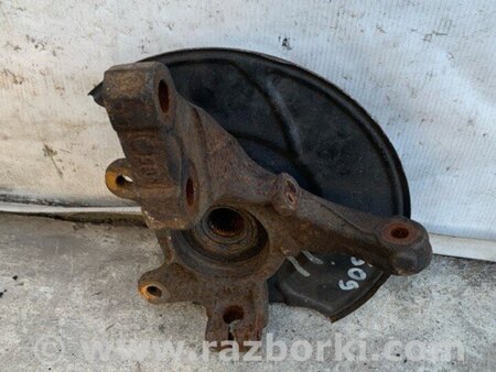 ФОТО Кулак поворотний для Nissan Versa B17 Київ