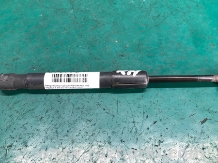 ФОТО Амортизатор кришки багажника для Mazda 3 I BK (03-09) Київ