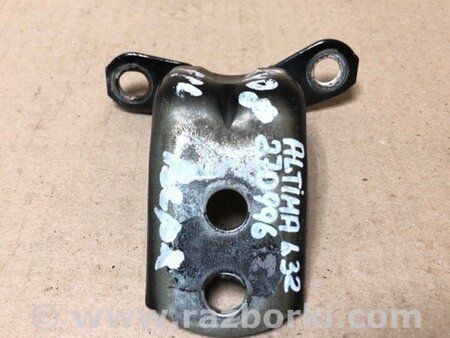 ФОТО Петля двері верхня для Nissan Altima L32 Київ