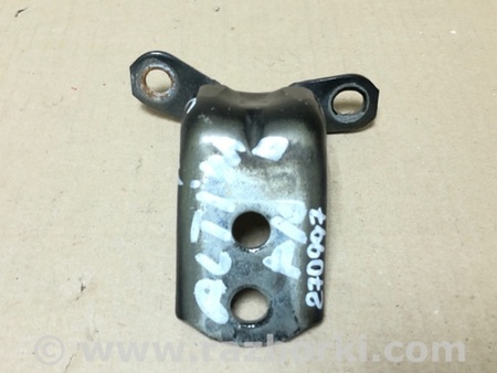 ФОТО Петля двері нижня для Nissan Altima L32 Київ