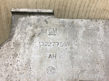 ФОТО Кронштейн двигуна для Cadillac SRX (2009-2016) Київ