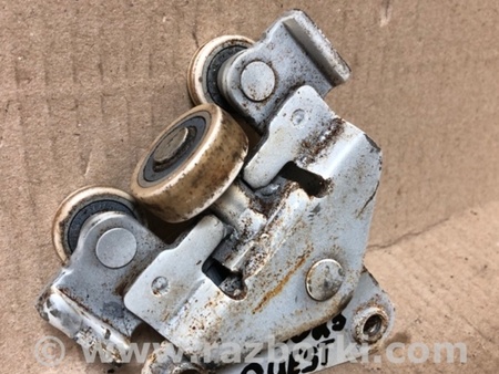 ФОТО Ролик зсувних дверей нижній для Nissan Quest S (11-17) Київ