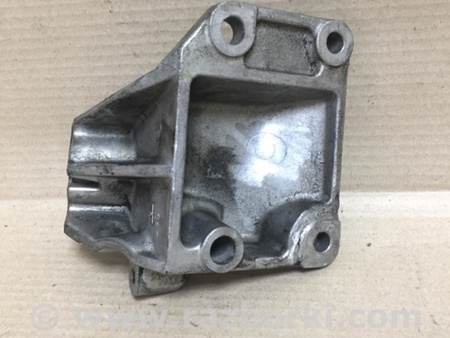 ФОТО кронштейн опори двигуна для Infiniti FX S50 (03-08) Київ