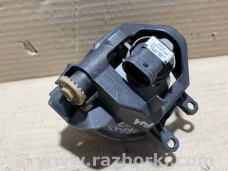 ФОТО Протитуманна фара для Toyota Prius III XW30 (09-15) Київ
