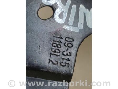 ФОТО Кронштейн переднього бампера (під фарою) для Nissan Sentra B17 (12-19) Київ