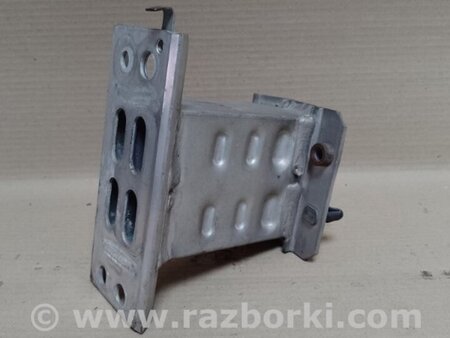 ФОТО Кронштейн підсилювача переднього бампера для Toyota Prius III XW30 (09-15) Київ